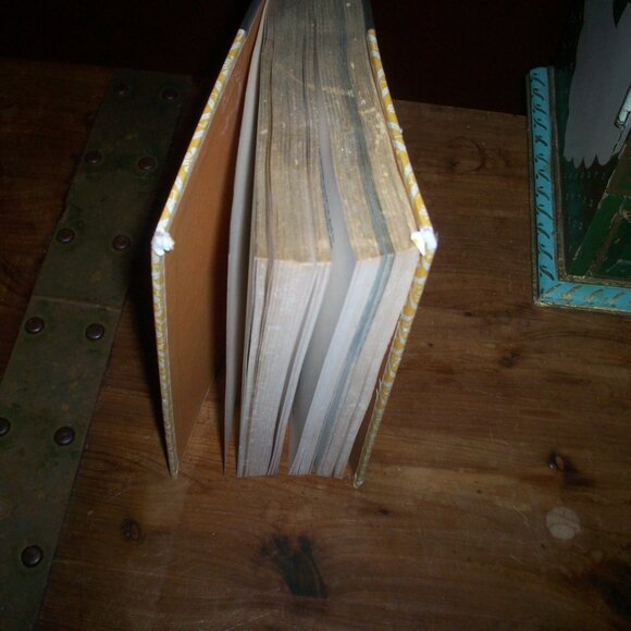 Vintage Reader's Digest Condensed Books Volume 2 1976 Hardcover, Illustrated - Picture 3 of 6